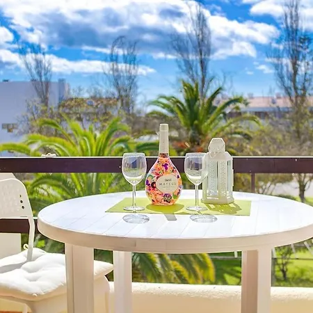 Seaview Cozy Apartament